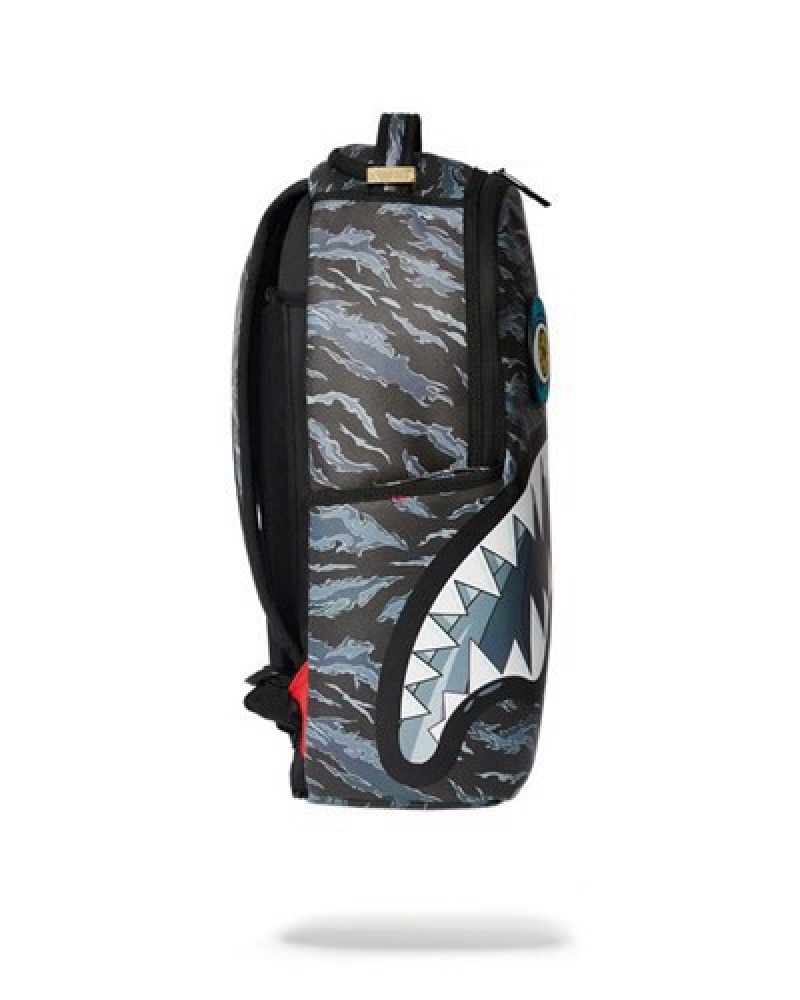 Black Sprayground Dazed And Shark (Dlxv) Backpacks | 24315-SIYE