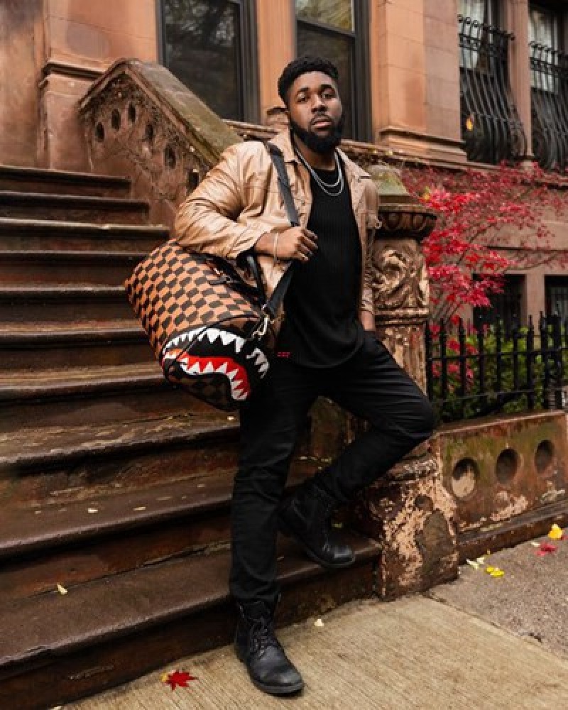 Brown Sprayground Sharks In Paris Vanquish Duffle Bags | 51209-ZYNE