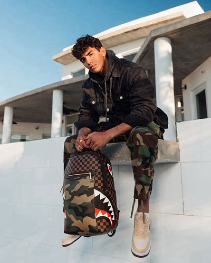 Camo Sprayground Exterior Gold Zip Pocket Sharks In Paris (Dlxv) Backpacks | 42861-QRAF