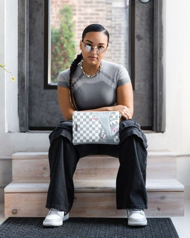 White Sprayground Air To The Throne Jetset Crossover Clutch Bag | 14539-MJQT