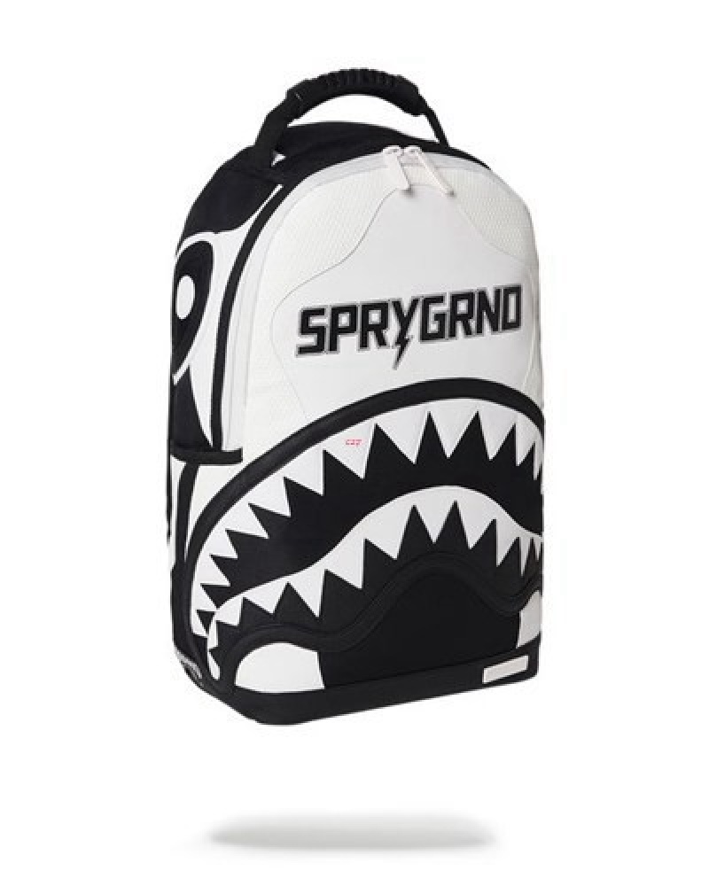 White Sprayground Swerve (Dlxv) Backpacks | 61702-VDWR