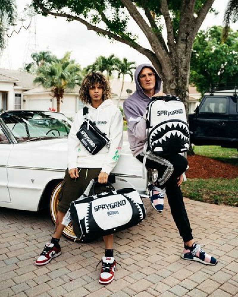 White / Black Sprayground Swerve Duffle Bags | 79650-LCQM