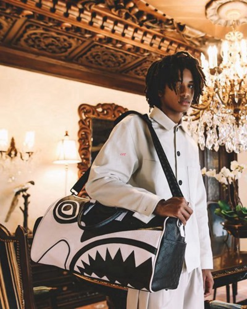 White / Black Sprayground V.V.I.P. Duffle Bags | 50197-EUOG